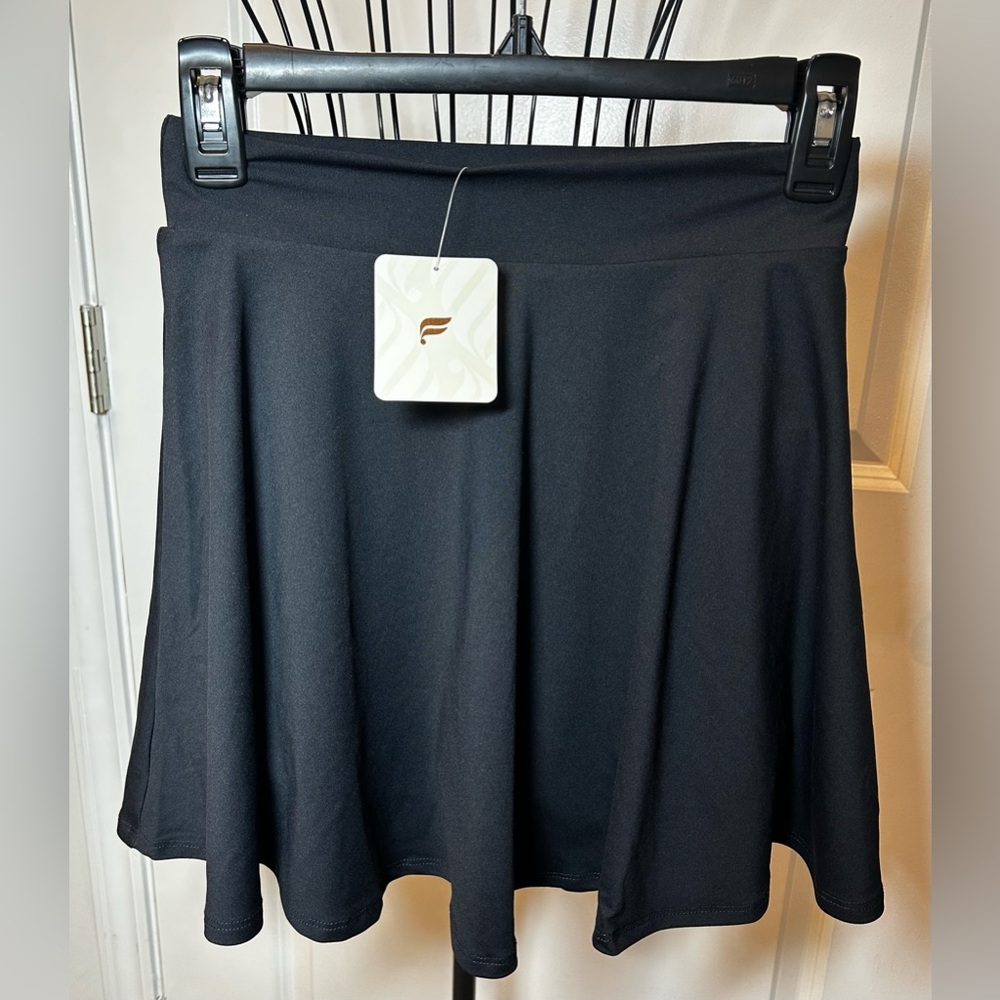 Fabletics NWT Black‎ Skater Skirt - Picture 2 of 5